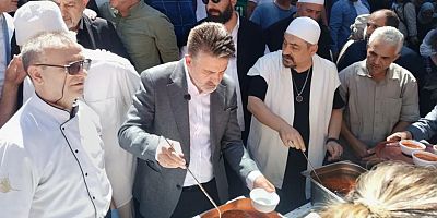 Bursa'da asırlık köfteli çorba geleneği yaşatıldı; Şahin Biba dağıttı