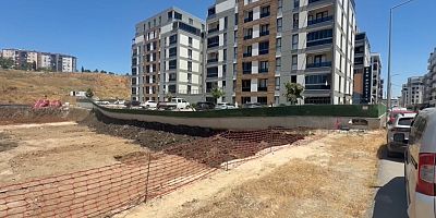 Bursa'da büyük panik; İstinat duvarı çöktü