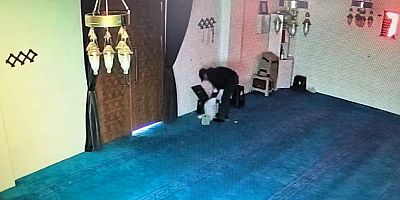 Bursa’da camiyi soydular; 100 bin lirayı çalıp, kayıplara karıştı