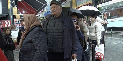 Bursa'da çarşı pazarlar doldu taştı!