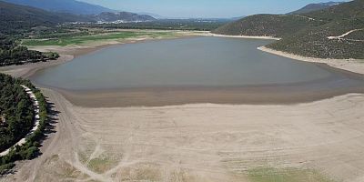 Bursa’da çöle dönen gölette su seviyesi çiftçileri sevindirdi