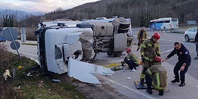 Bursa'da feci kaza; Beton tankeri devrildi