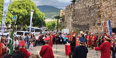 Bursa’da Fethin 700. yılı için mehter sesleri Saltanat Kapı’da yankılandı  