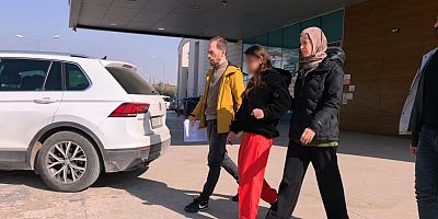 Bursa’da genç kızlar birbirine girdi!