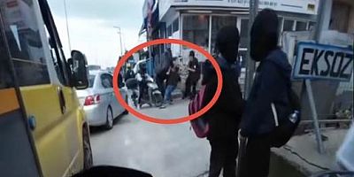 Bursa’da gençlerin kavgasında ortalık karıştı!