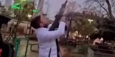 Bursa'da görenleri şaşkına çeviren olay; Eline aldığı pompalı tüfekle...