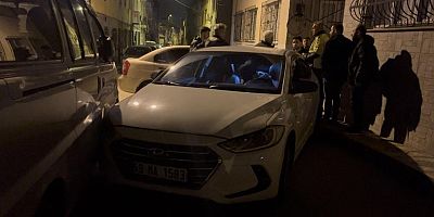 Bursa'da hareketli gece; Kaldırım taşıyla kovaladı...
