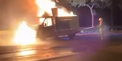 Bursa'da kamyonet alev alev yandı!