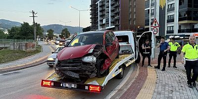 Bursa’da kontrolden çıkan araç bu hale geldi!
