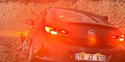 Bursa’da kontrolden çıkan otomobil inşaata uçtu