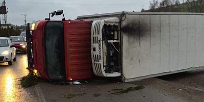 Bursa’da korkutan kaza; Fabrika duvarına çarptı