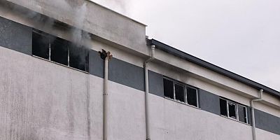 Bursa’da mobilya fabrikasında panik anları!