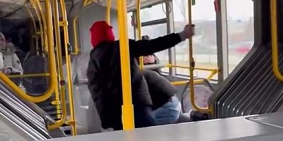 Bursa'da otobüsün içi boks ringine döndü!