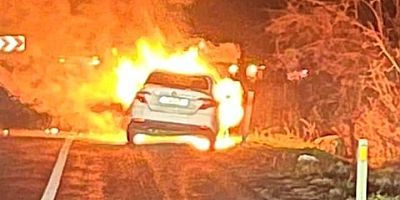 Bursa'da otomobil alev topuna döndü!