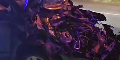 Bursa'da otomobil hurdaya döndü!