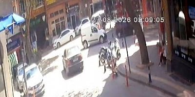 Bursa’da otomobil ile motosiklet kavşakta çarpıştı!