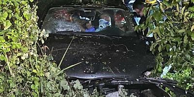 Bursa’da otomobil tarlaya uçtu!