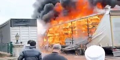 Bursa'da park halindeki tır alev alev yandı!