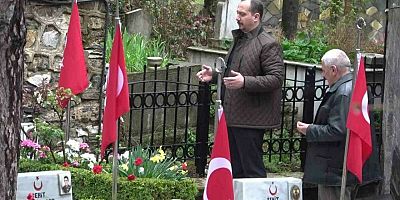 Bursa’da Pınarbaşı Şehitliği’nde buruk bayram