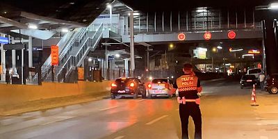 Bursa'da polisin gözü önünde yaptıkları pes dedirtti!
