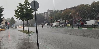 Bursa'da sağanak yağış zor anlar yaşattı