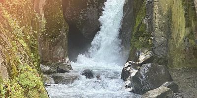Bursa'da Saitabat Şelalesi yine gürül gürül akıyor!