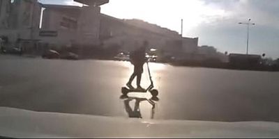 Bursa’da scooter sürücüsünün yaptığına bakın!