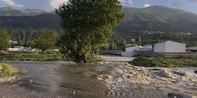 Bursa'da su yükseldi, köprü çöktü…