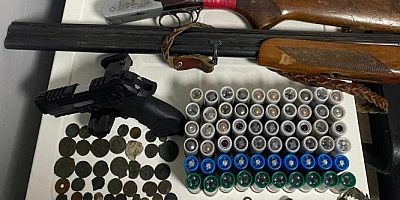 Bursa'da tarihi eser ve ruhsatsız silah operasyonu!