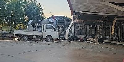 Bursa'da tır akaryakıt istasyonuna daldı: 1 ölü