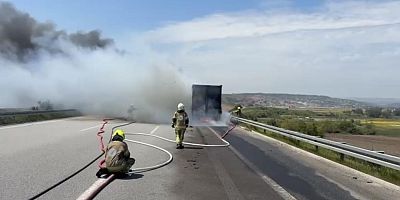 Bursa'da tır küle döndü!