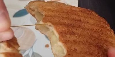 Bursa'da tosttun içinden bakın ne çıktı!