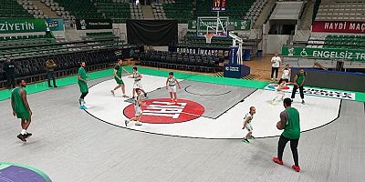 Bursa’da unutulmaz maç; Dev adamlar miniklere karşı