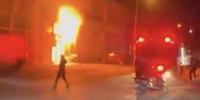 Bursa'da yangına müdahale eden itfaiye eri görev başında yaralandı!