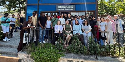 Bursa’daki yabancı öğrenciler Türk el sanatlarını tanıtıyor