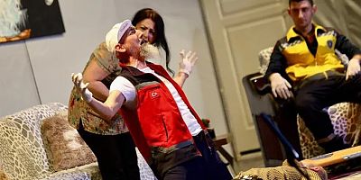 Bursa Gemlik'te ayakta alkışlanan oyun!