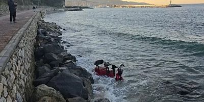 Bursa Mudanya'da şok görüntü; Denize uçtu