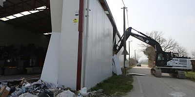 Bursa Nilüfer'de kaçak yapılar tek tek yıkılıyor