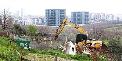 Bursa Nilüfer'de kaçak yapılar tek tek yıkılıyor