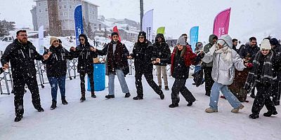 Bursa’nın zirvesinde gençlik coşkusu!