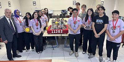 Bursa Nuri Nihat Aslanoba Anadolu Lisesi’nden büyük başarı