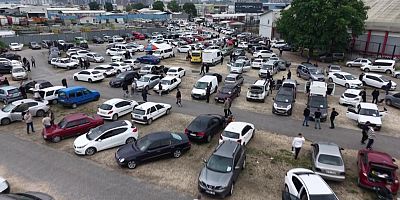 Bursa Oto Pazarında yoğunluk var