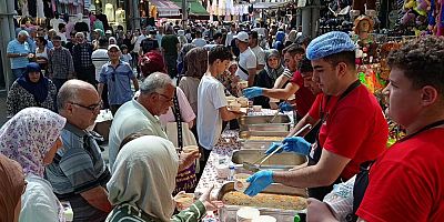 Bursa Tuzpazarı esnafı geleneği bozmadı