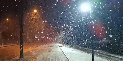 Bursa yeniden beyaza büründü 