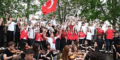 Bursalı gençler finalde; Şimdi destek zamanı!