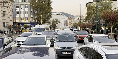 Bursalılar pazar sabahı Ulucami'ye akın etti; Yollar doldu taştı...