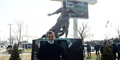 Bursaspor’da Batalla’nın heykeli başka yere taşınıyor