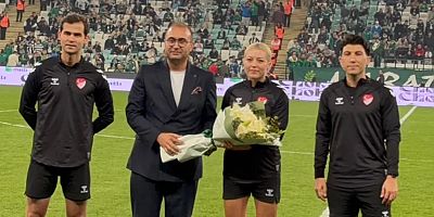 Bursaspor'dan hakem Melek Dakan'a güzel jest!