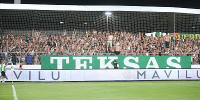 Bursaspor taraftarı Bodrum'da şov yaptı!