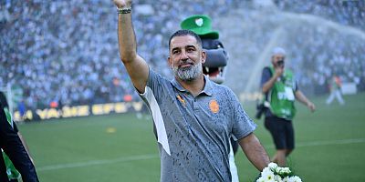 Bursaspor taraftarından Arda Turan'a büyük ilgi!